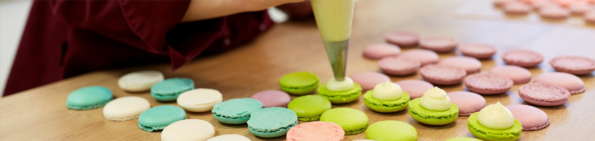 Gallery | Party Pastries Macarons Banner